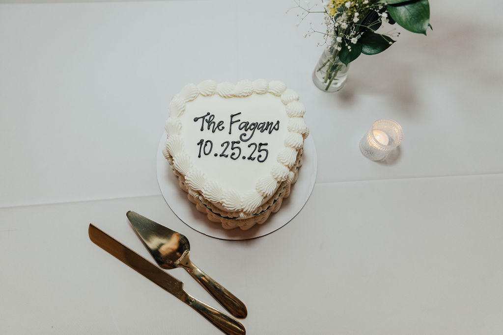 Vintage-inspired heart-shaped wedding cake at THE 101 Seattle
